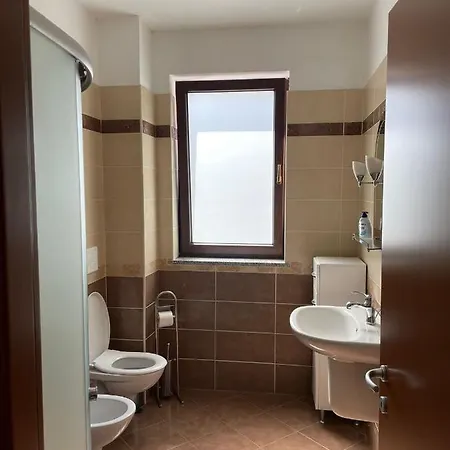 Buna Ziua Apartament 아파트